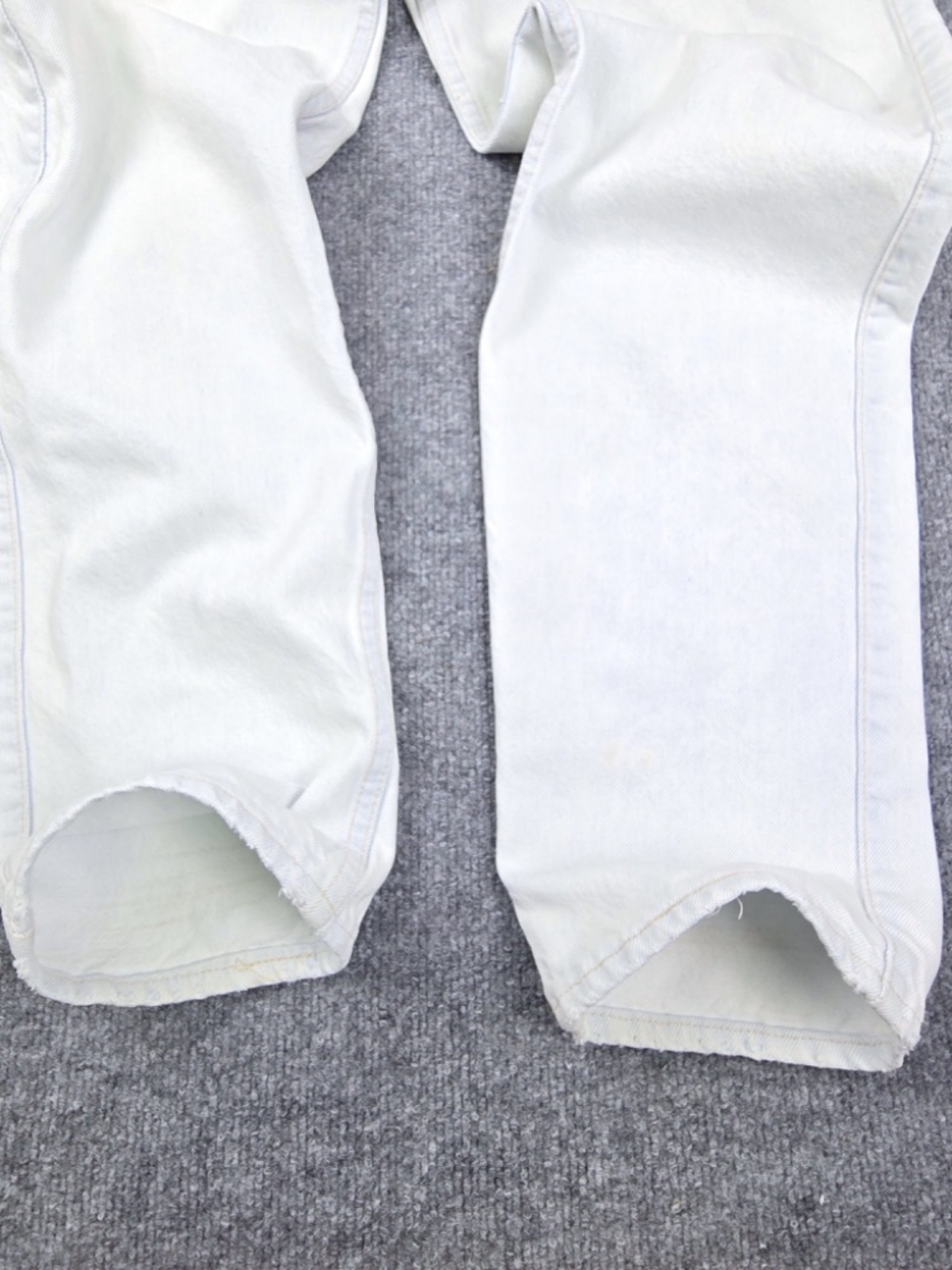 Vintage Levi’s SilverTab Relaxed Fit Jeans 32x34 Made in USA 1992 Light Wash - Picture 9 of 16